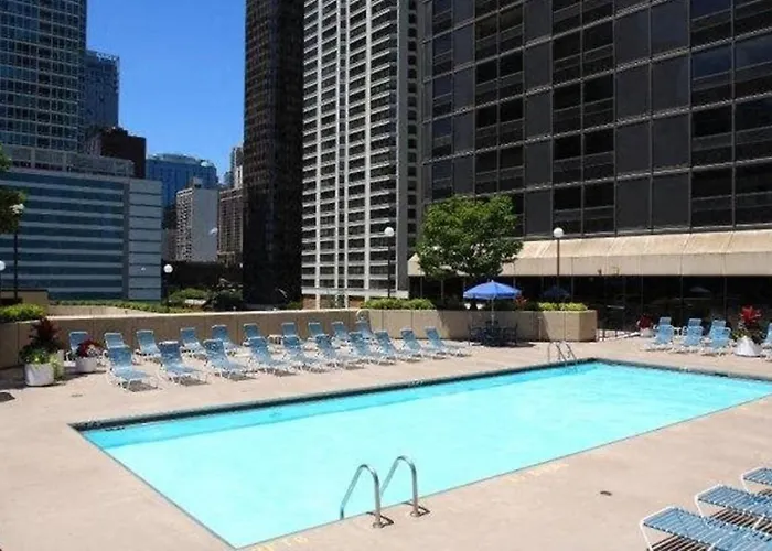 Streeterville W Gym Pool Nr Navy Pier Chi-406 *